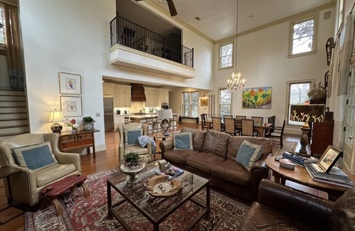 Oxford House | Walking Distance to Square & Campus-Prime Location for Oxford & Ole Miss Events