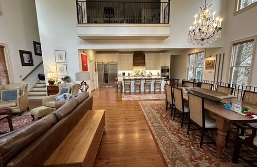 Oxford House | Walking Distance to Square & Campus-Prime Location for Oxford & Ole Miss Events