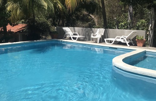 Tamanique House | Walking distance to the beach