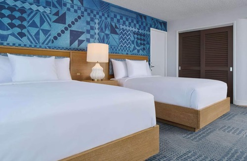 Waikiki Hotel | Walking Distance To The Beach! Waikiki View, Pets Allowed!