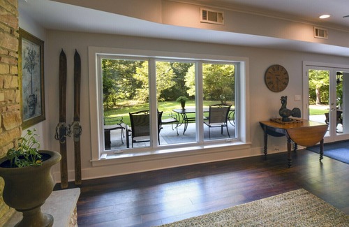 University Hills House | Walking distance to the grove! .08 of a mile! Still open for S. Car, Cit, FL