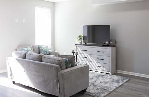 Waller House | Waller Escape: Ideal for Families, Friends, and Business Travelers