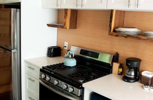 Fredericksburg House | Walnut Horizon Tiny Home With Private Hot Tub!