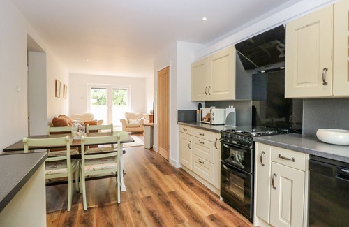 Attleborough Cottage | Walnut Shade