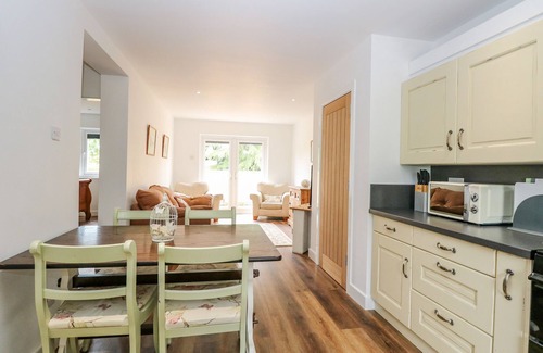 Attleborough Cottage | Walnut Shade