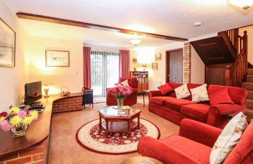 Catfield House | Walnut Tree Cottage