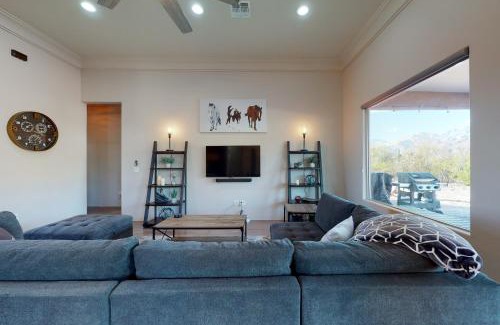 Tanque Verde House | Walnut Tree