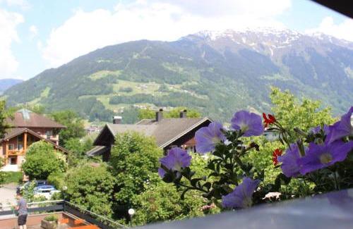 Tschagguns Bed & Breakfast | Wanderhotel Garni Cresta