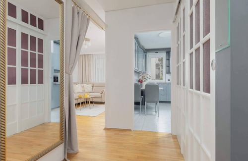 Saska Kepa Apartment | Wandy 14 Warsaw | Spacious Air-conditioned Apartment with Balcony | Close to PGE