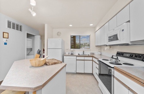 Wapato Point Condo | Wapato Point Condo on Lake Chelan with Resort Amenities! 2Bed/2Bath, Upper Floor-Unit 657