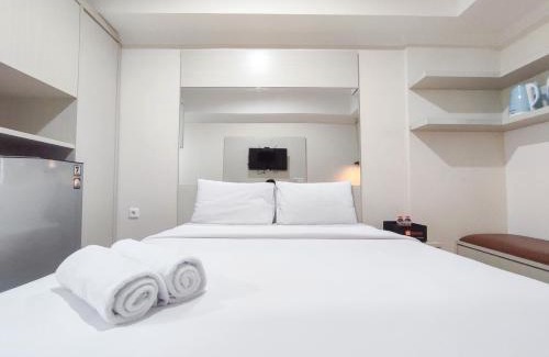 Jatingaleh Apartment | Warm and Cozy Style Studio Room at Paltrow City Apartment By Travelio