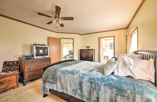 McEwen House | Warm and Inviting Family Home - 2 Mi to Golf Course!