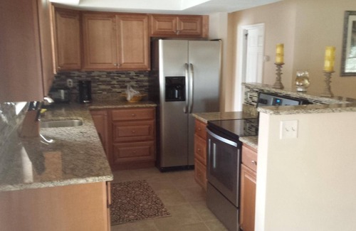 Vamo House | Warm and inviting home in a perfect location to explore nearby attractions.