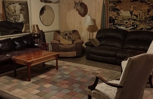 Hattiesburg Other | Warm and welcoming farmhouse, nestled on our 198 year old family fàrm