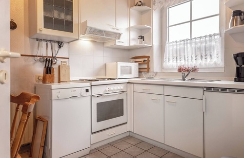 Carolinensiel Apartment | Warm and with some extras: In the ground floor apartment with its approx.