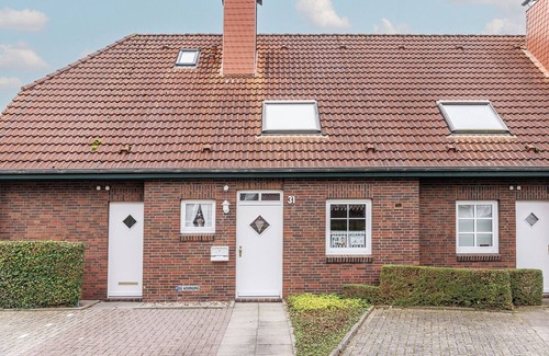 Carolinensiel Apartment | Warm and with some extras: In the ground floor apartment with its approx.