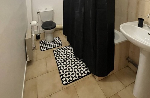 La Ferte-sous-Jouarre Apartment | WARM APARTMENT