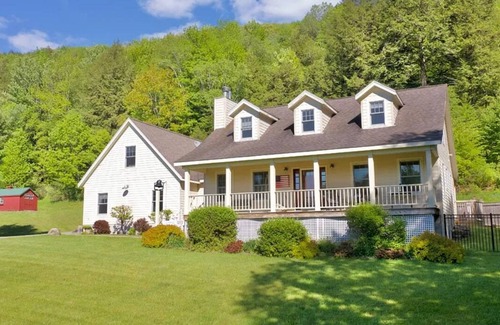 Cooperstown Cabin | Warm & Cozy Studio Cabin — Cooperstown, NY