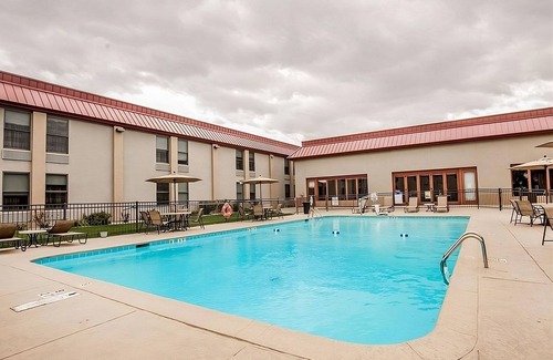 Cody House | Warm Inviting Room Perfect for Family Getaways in Downtown Cody