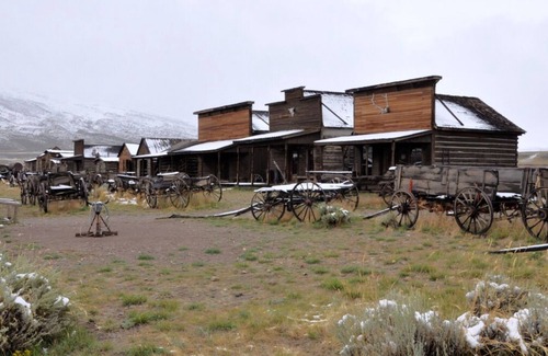Cody House | Warm Inviting Room Perfect for Family Getaways in Downtown Cody