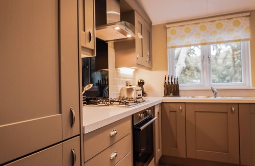 Pevensey Cabin | Warren wood Country Park