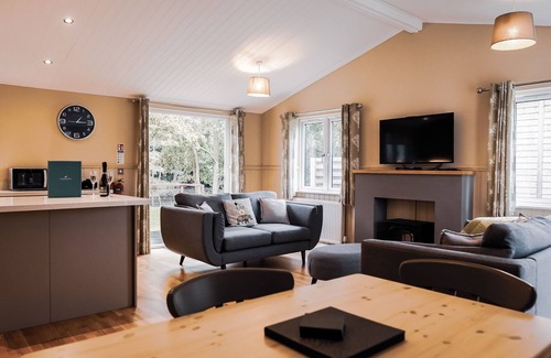 Pevensey Cabin | Warren wood Country Park