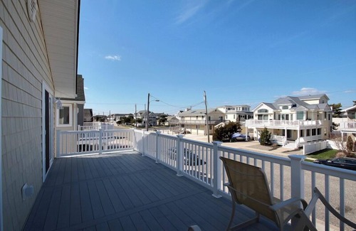 Avalon House | Watch the sunrise over the ocean and the sunset from the front or back decks and enjoy coffee or cocktails.