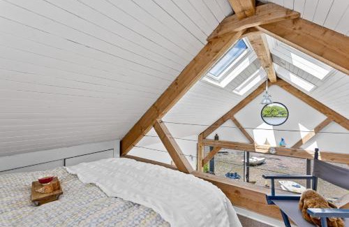 Dittisham House | Water Edge Boathouse - On the River Dart