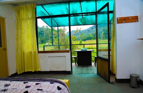 Kumbalwela Hotel | water flow inn ella