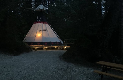 Laidlaw House | Water front teepee