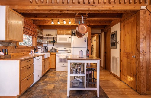 Candler Cabin | Water & Power! Dog Friendly Cabin with Fenced Yard, Hot Tub