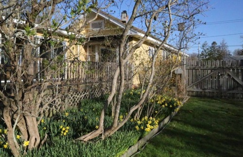 East Moriches House | Water View Bungalow Minutes to the Hampton Beaches