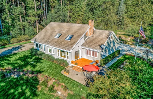 Port Ludlow House | Water-view dog-friendly home with Squamish Harbor view & beach access