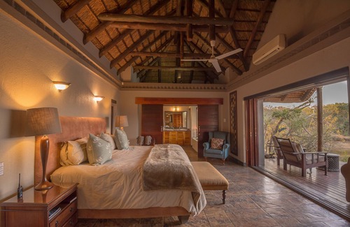 Thorny Bush Game Reserve Cabin | Waterbuck Game Lodge