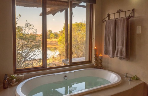 Thorny Bush Game Reserve Cabin | Waterbuck Game Lodge