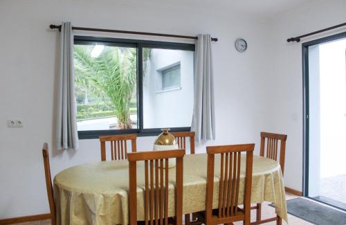 Faial Da Terra House | Waterfall House