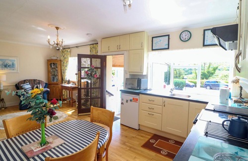 Shiplake Cottage | WATERFALL HOUSE, romantic, with a garden in Dunmanway, County Cork