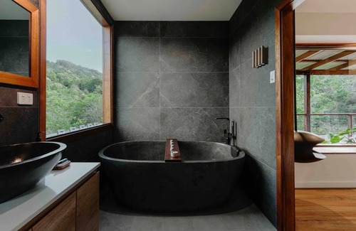 Carool Cabin | Waterfall Lodge. Private luxury for two