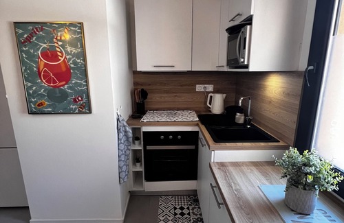 Pianotolli-Caldarello Apartment | Waterfront luxury apartment