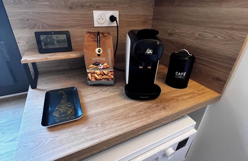 Pianotolli-Caldarello Apartment | Waterfront luxury apartment