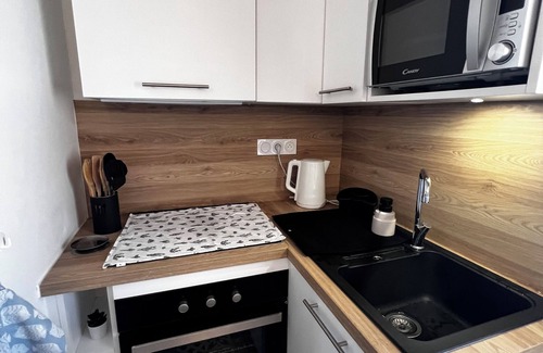 Pianotolli-Caldarello Apartment | Waterfront luxury apartment