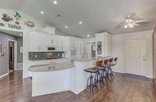 Kingsland House | Waterfront 3BR Retreat | Pool & Hot Tub