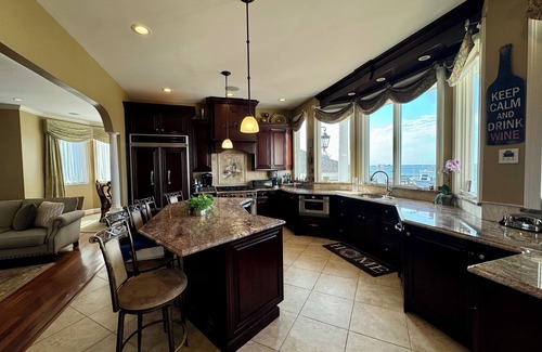 Massapequa House | Waterfront 4 bedroom home in Massapequa, New York for Bethpage Black Ryder Cup