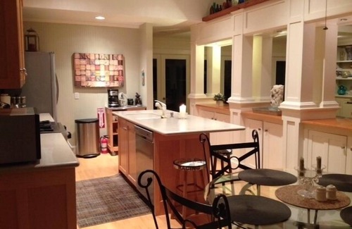 Chincoteague House | Waterfront 5 star: Ponies! SAVE! Rates starting at 250.00 most nights in 2025