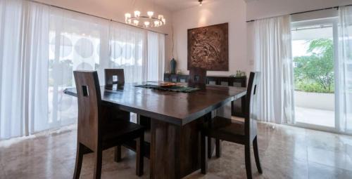 San Pedro Villa | Waterfront 6 Br Villa W Private Plunge Pool