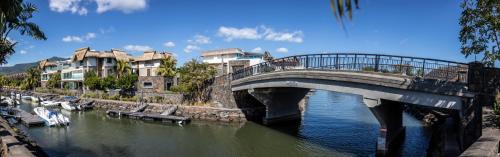 Black River Apartment | Waterfront Apartment in Marina with sea Access