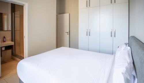 Black River Apartment | Waterfront Apartment in Marina with sea Access