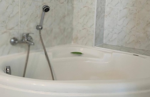 Tarcu Apartment | Waterfront apartment sleeps 4