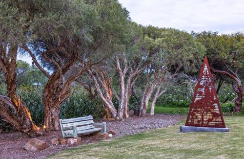 Eagle Bay House | WATERFRONT