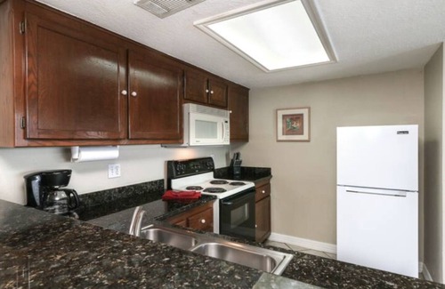 Seven Coves Condo | ⛱ Waterfront Balcony ☀️ Jacuzzi Suite❤️Sleeps 10❤️